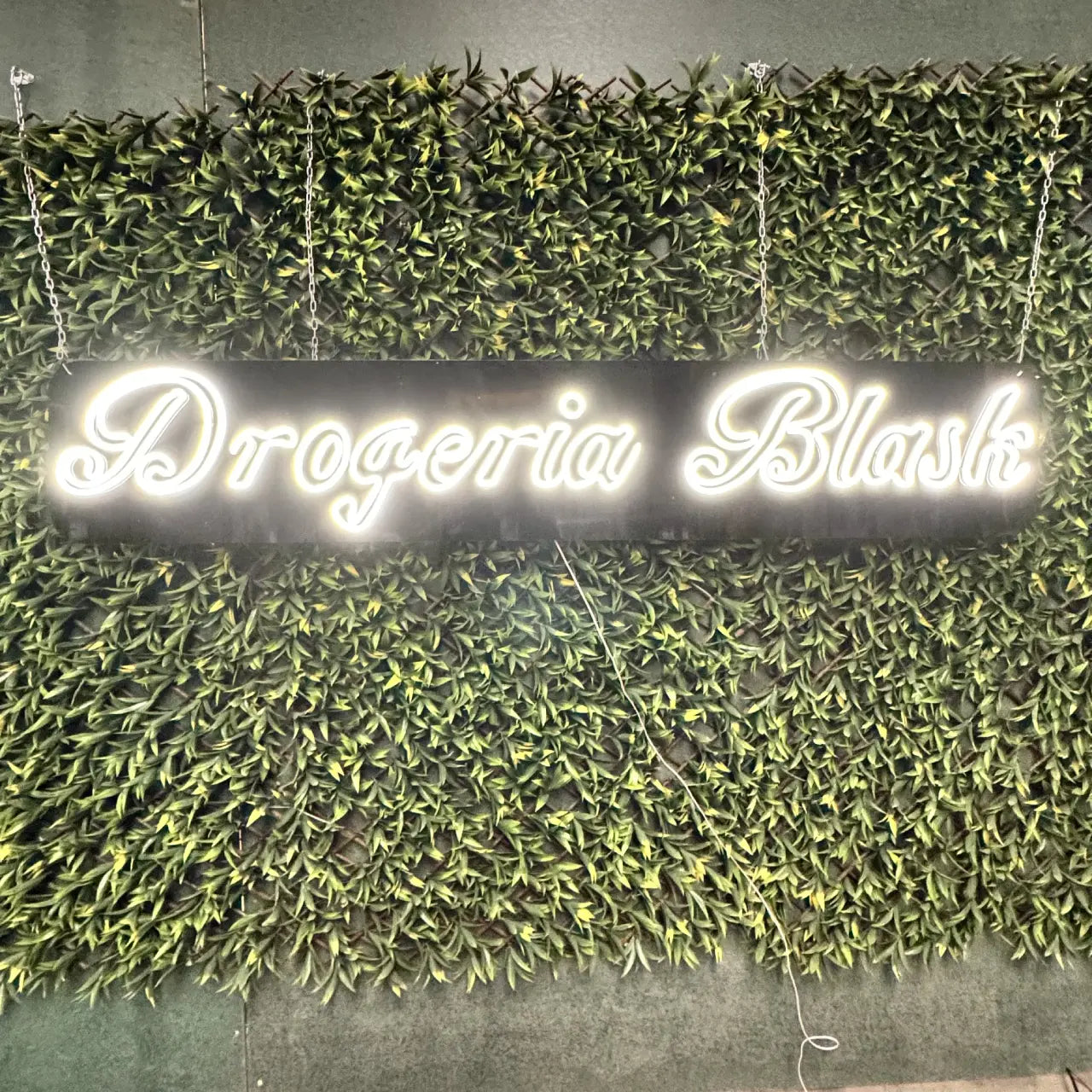 napis led drogeria blask wykonany na zamówienie przez firmę NeonVerse